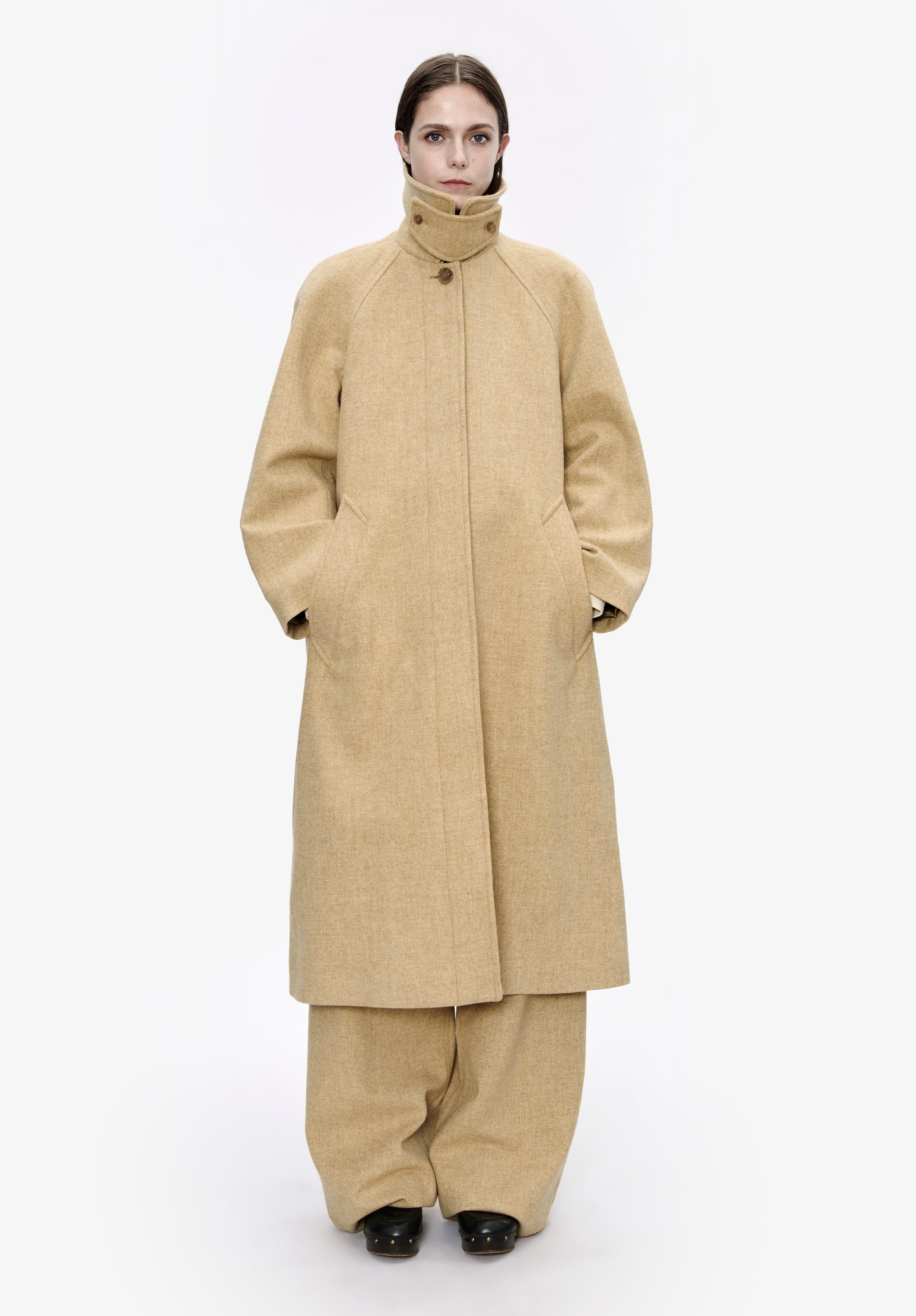 Solid-colour coat with raglan sleeves - 4