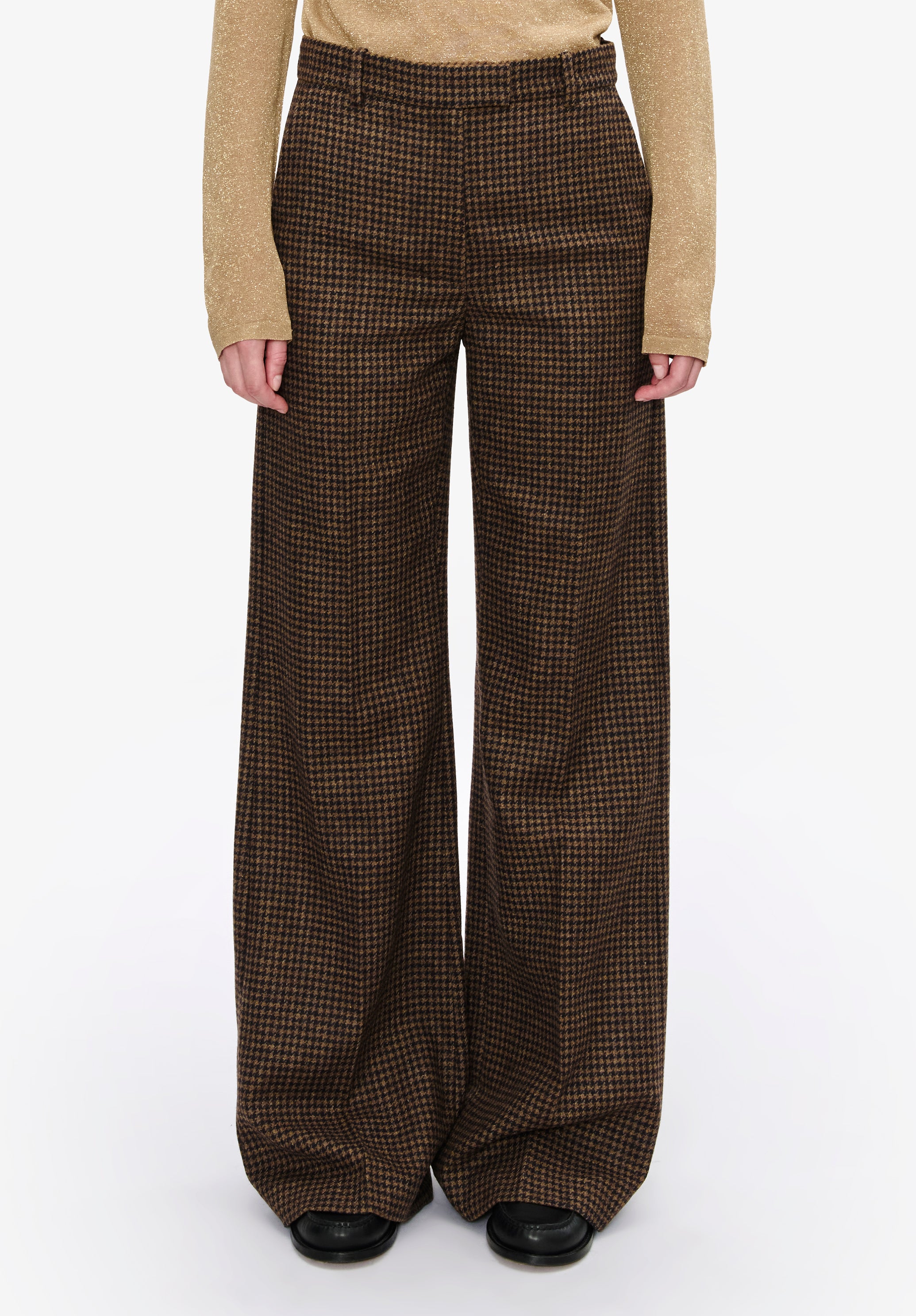 Straight-leg houndstooth trousers with permanent crease - 4
