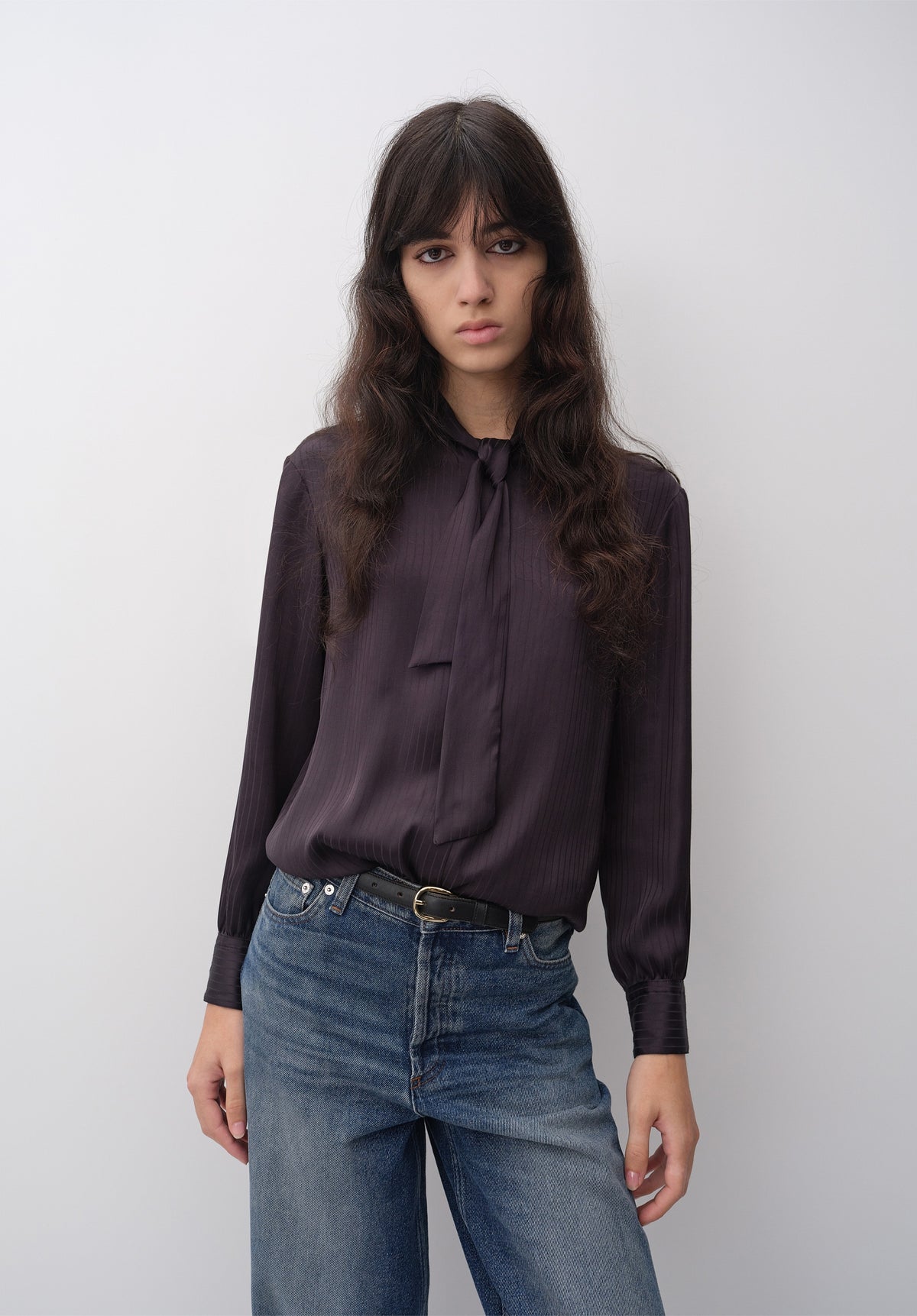 Navy blue tie collar blouse