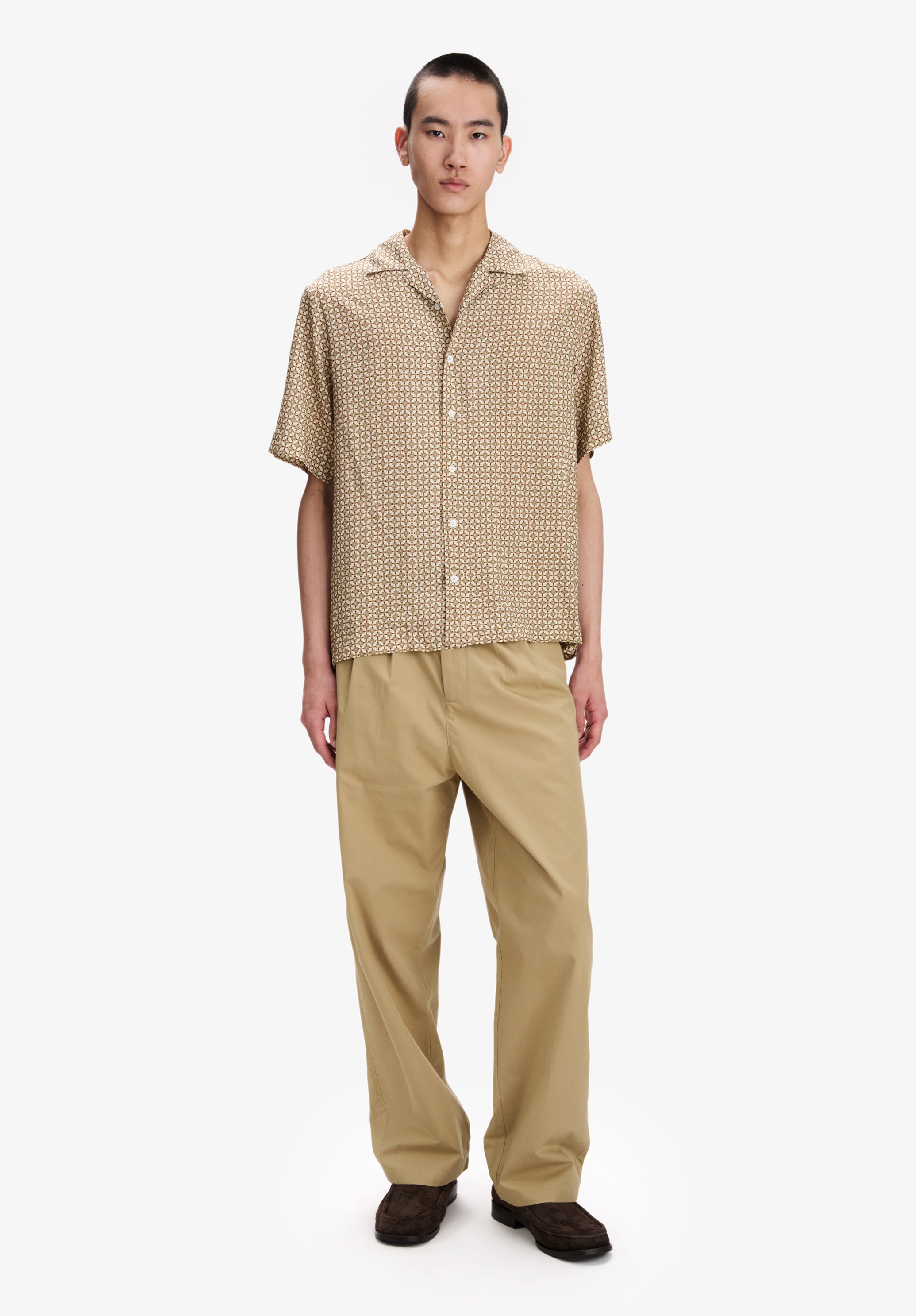 Patterned ecru short-sleeved shirt - 1