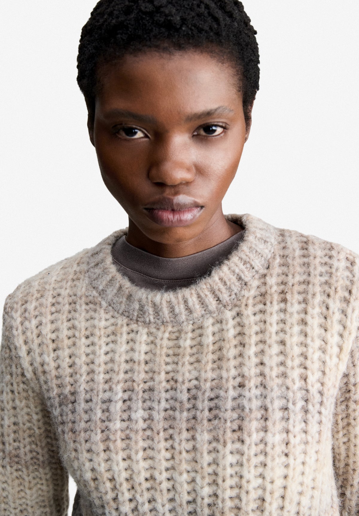Light beige chunky knit sweater - 3
